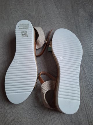 Sandalias Beige y Verde Talla 42