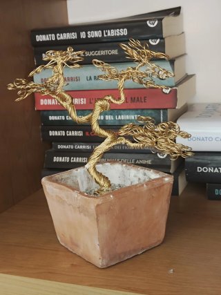 Miniatura bonsai in metallo dorato