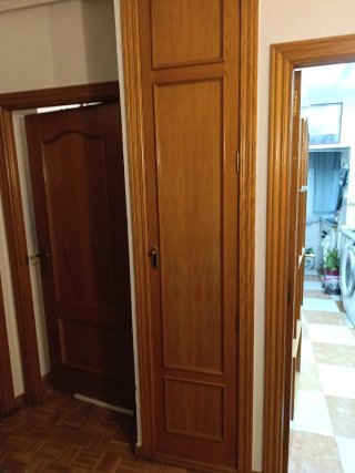Libros, muebles, ropa y zapatos
