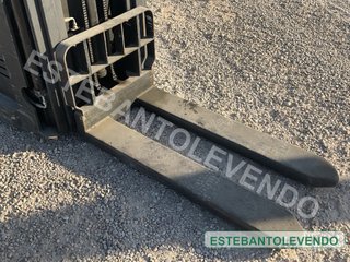 1110€ averiada  402h Apilador eléctric 1500kg 4,5m
