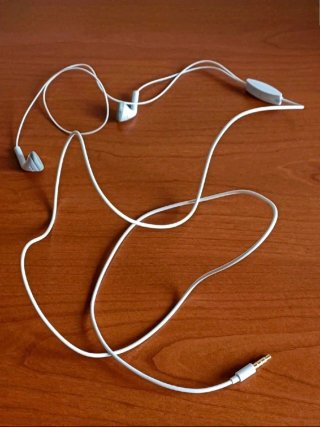 Cuffiette con filo per cellulare