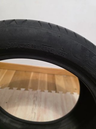 Neumático 245/40 R18
