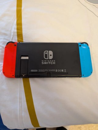 Nintendo Switch V1 + juegos y accesorios