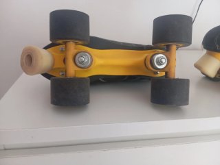 Patines 4 Ruedas Reno Negro/Amarillo