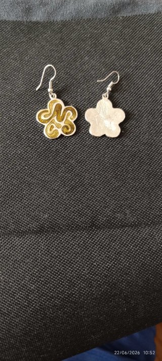 Pendientes colgantes flor dorados y plateados