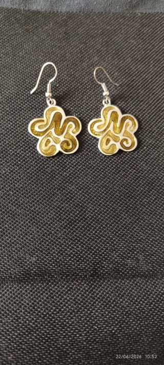 Pendientes colgantes flor dorados y plateados