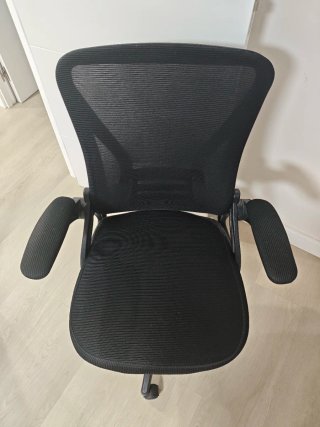 Silla de oficina ergonómica negra