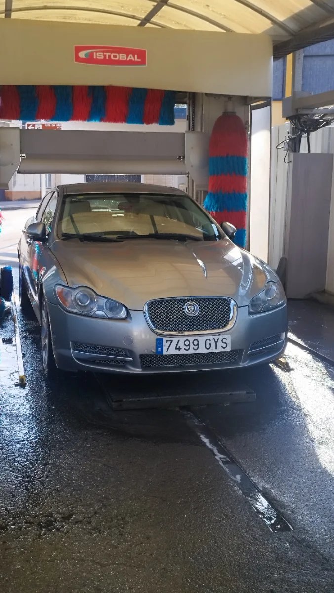 Jaguar XF 2011 - foto 1