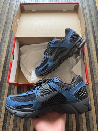 Nike Zoom Vomero 5 SE HV6900-001 Talla 41 EU