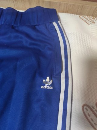 Cortavientos Adidas (M) + Pantalón Chándal (M)