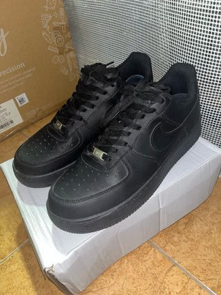 Nike Air Force 1 Negras