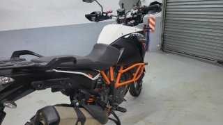 KTM 1190 Adventure Moto Negra/Blanca