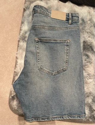 Lote Ropa Hombre: Shorts VaqueroSudadera+ Camiseta