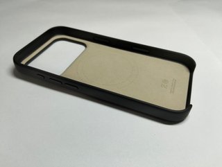 Apple Custodia Beats con MagSafe e Controllo Fotocamera per iPhone 17 Pro - Antracite