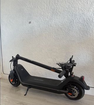 Patinete Eléctrico NIU Negro