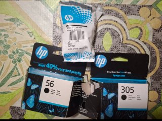 3 Cartuchos HP Vacíos.