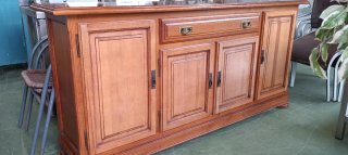 Mueble aparador de madera para salón