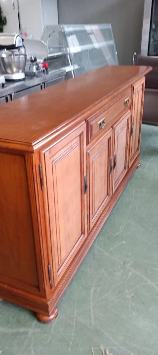 Mueble aparador de madera para salón