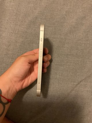 iPhone 14 128GB Plata Muy cuidado + caja y cable.