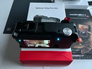 Insta360 Ace Pro 2 con Accesorios