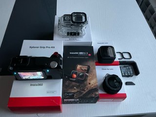 Insta360 Ace Pro 2 con Accesorios