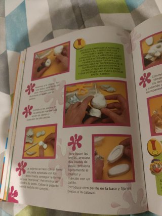 Art Attack. Juega y crea Un montón de manualida...