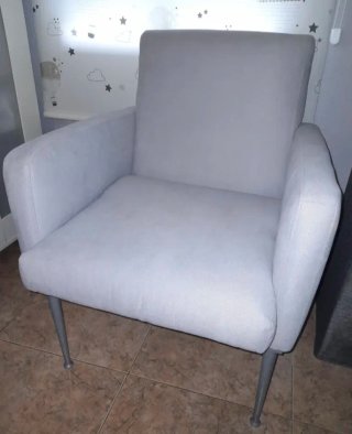 Sillón gris de tela
