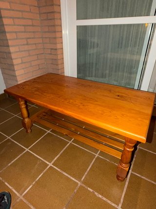 Mesa baja de salón de madera