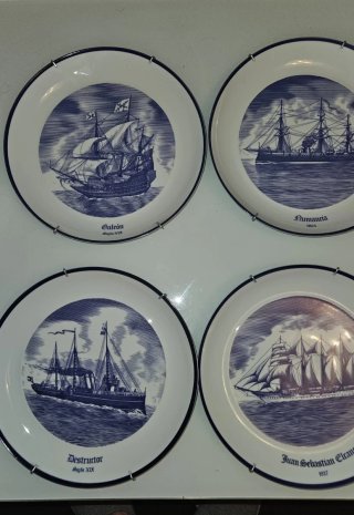 Lote 8 platos Bidasoa Historia Naval de España