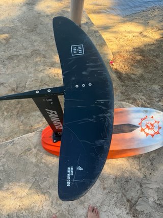 Tabla Foil Slingshot 4'6 + Fanatic Wing
