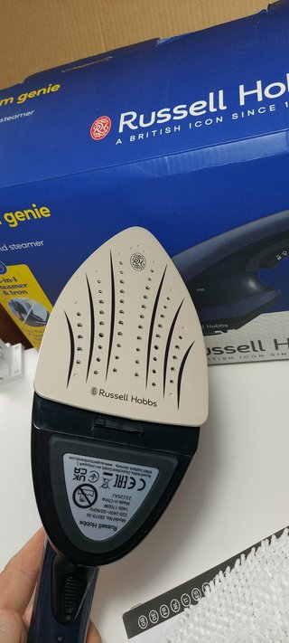 Plancha de Vapor Vertical Russell Hobbs