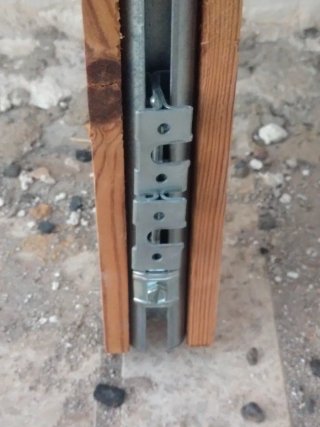 Puerta corredera con riel