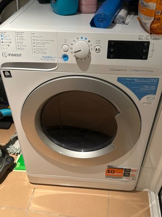 Lavasecadora Indesit 10kg Seminueva