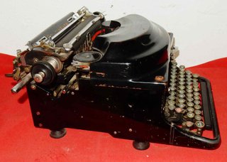 31-Máquina de escribir antigua CONTINENTAL SILENTA