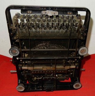 31-Máquina de escribir antigua CONTINENTAL SILENTA