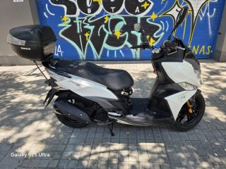 Moto Scooter SYM Jet 14 Negra y Blanca