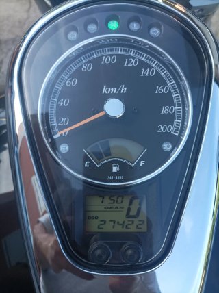 Suzuki Intruder C800