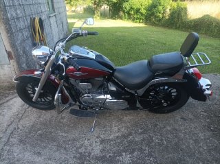 Suzuki Intruder C800