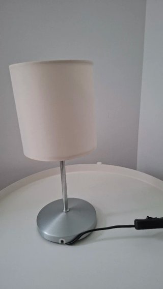 Lámpara de mesa IKEA clásica