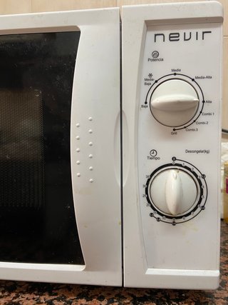 ¡Ocasión! Microondas Nevir Blanco con Grill