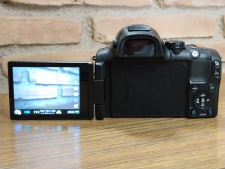 Cámara Samsung NX 20, cargador y batería. SD 16GB.