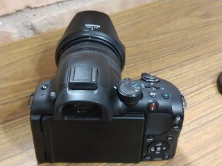 Cámara Samsung NX 20, cargador y batería. SD 16GB.