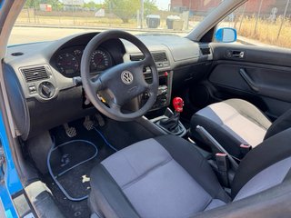 Volkswagen Golf 2004
