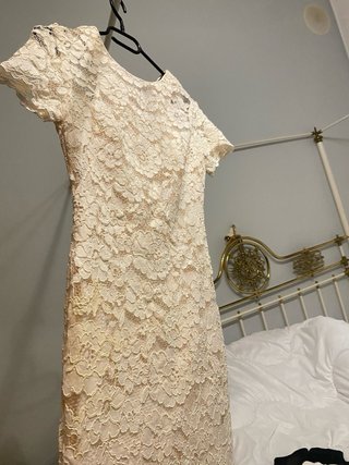 Vestido encaje blanco roto