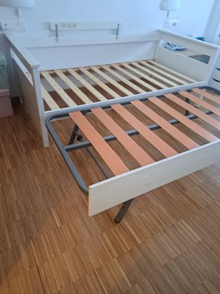 Cama nido blanca y madera