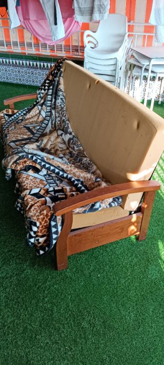 Sofá Cama Madera y de goma espuma