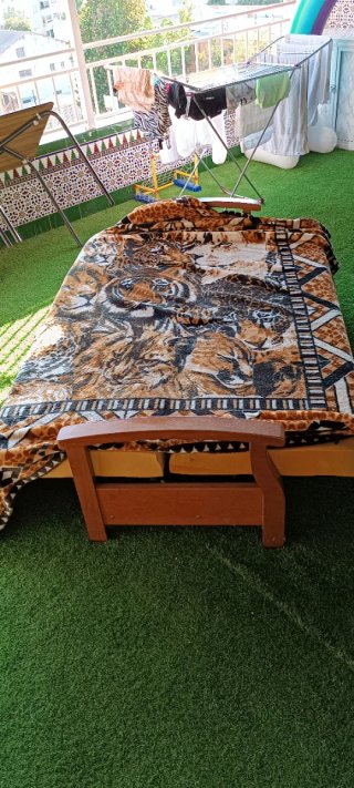 Sofá Cama Madera y de goma espuma