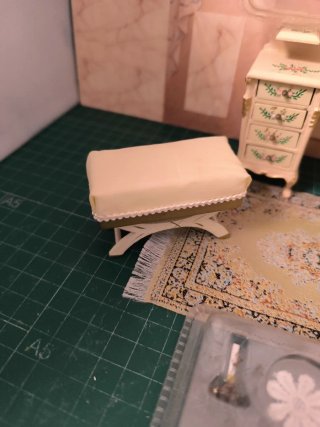 Accessori in miniatura per palazzi di bambole