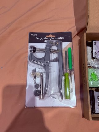Alicate para broches de plástico T5