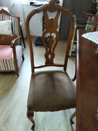 Mesa y 4 Sillas Comedor Madera